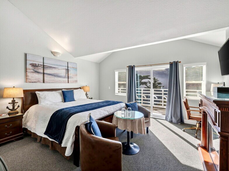 785 Port Rd, Point Arena, CA à vendre - Photo de l’immeuble – Image 3 sur 6