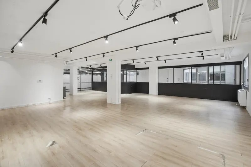 32 Rue De Paradis, Paris à louer - Photo de l’immeuble – Image 3 sur 13