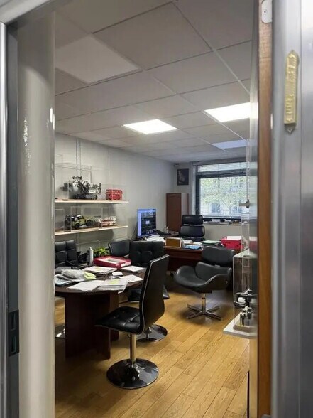 Local commercial dans Paris à vendre - Photo intérieure – Image 2 sur 14