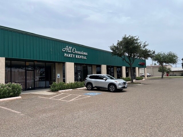 200-224 N McColl Rd, McAllen, TX à louer - Photo de l’immeuble – Image 3 sur 8