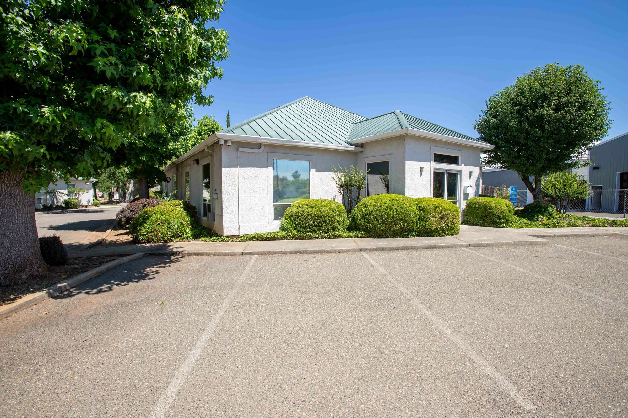 353 Park Marina Cir, Redding, CA à vendre Photo de l’immeuble– Image 1 sur 21