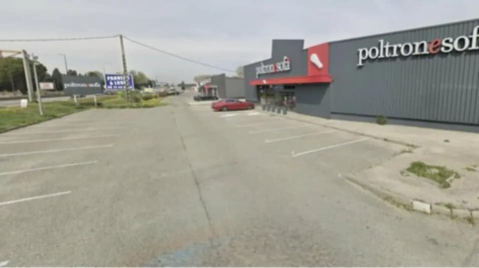 Local commercial dans Avignon à louer - Photo de l’immeuble – Image 2 sur 6