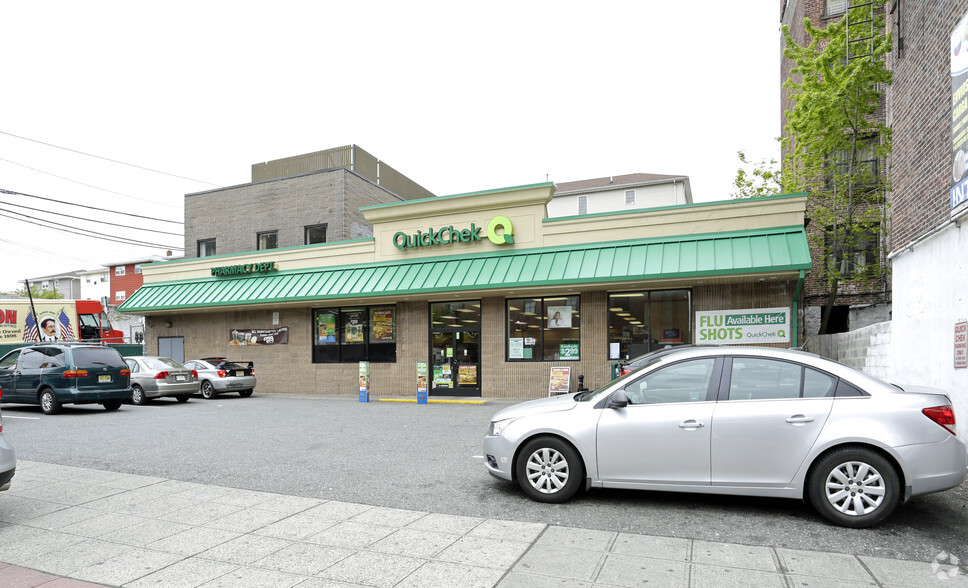 7201 Bergenline Ave, North Bergen, NJ à louer - Photo de l’immeuble – Image 2 sur 2