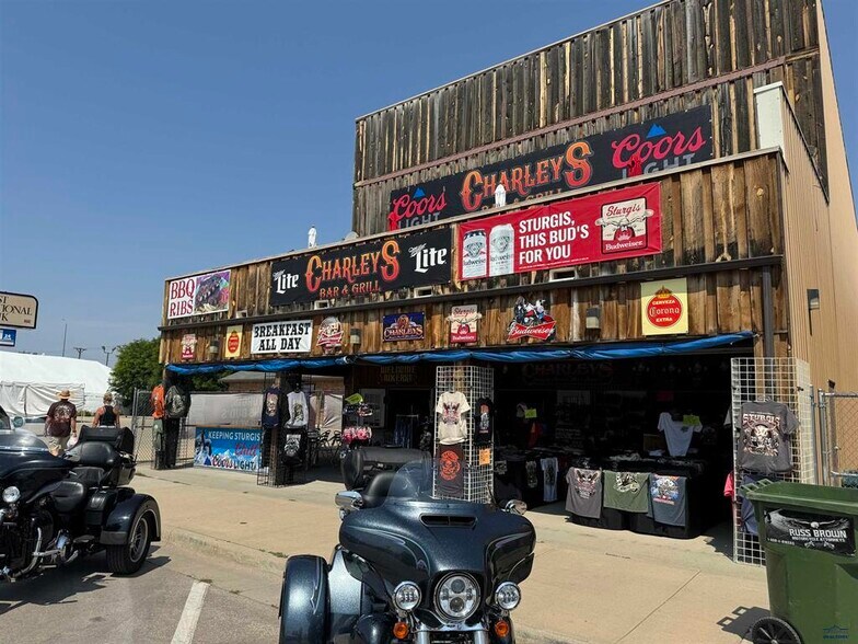 947 Main St, Sturgis, SD à vendre - Photo de l’immeuble – Image 2 sur 31