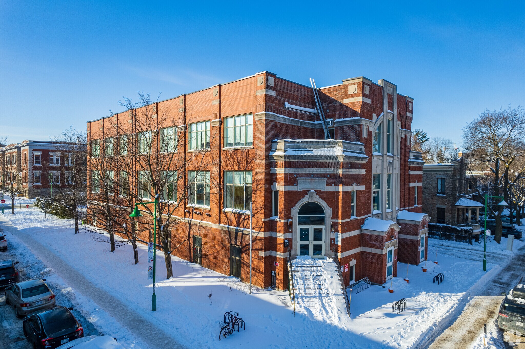 5210 Av Durocher, Montréal, QC à louer Photo principale– Image 1 sur 6