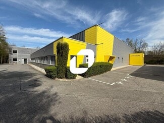 Plus de détails pour 6 Avenue Jean D'Alembert, Trappes - Local d'activités à louer