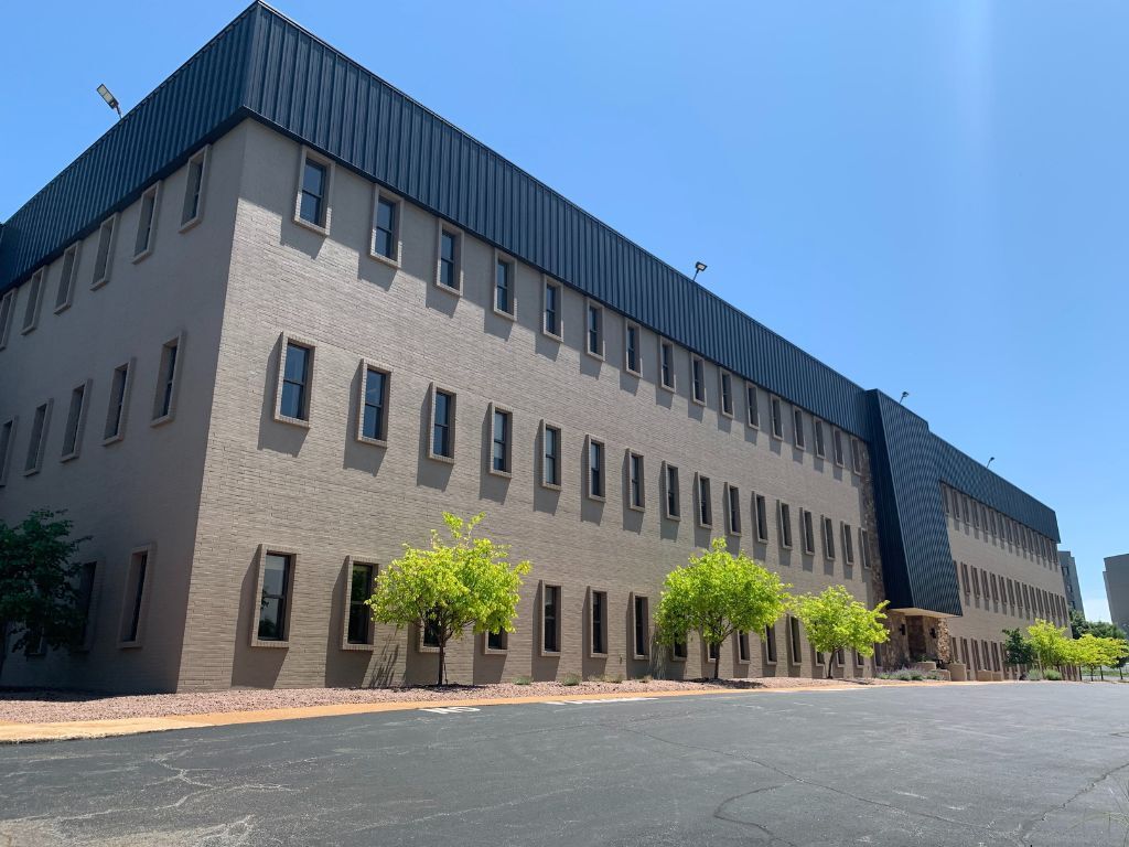 14377 Woodlake Dr, Chesterfield, MO à louer Photo principale– Image 1 sur 5