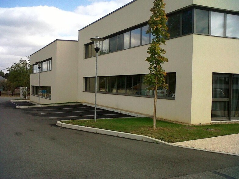 Bureau dans Villefranche-sur-Saône à vendre - Photo de l’immeuble – Image 2 sur 4