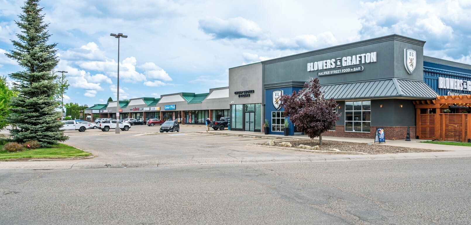 93-135 Carry Dr, Medicine Hat, AB à louer Photo principale– Image 1 sur 3