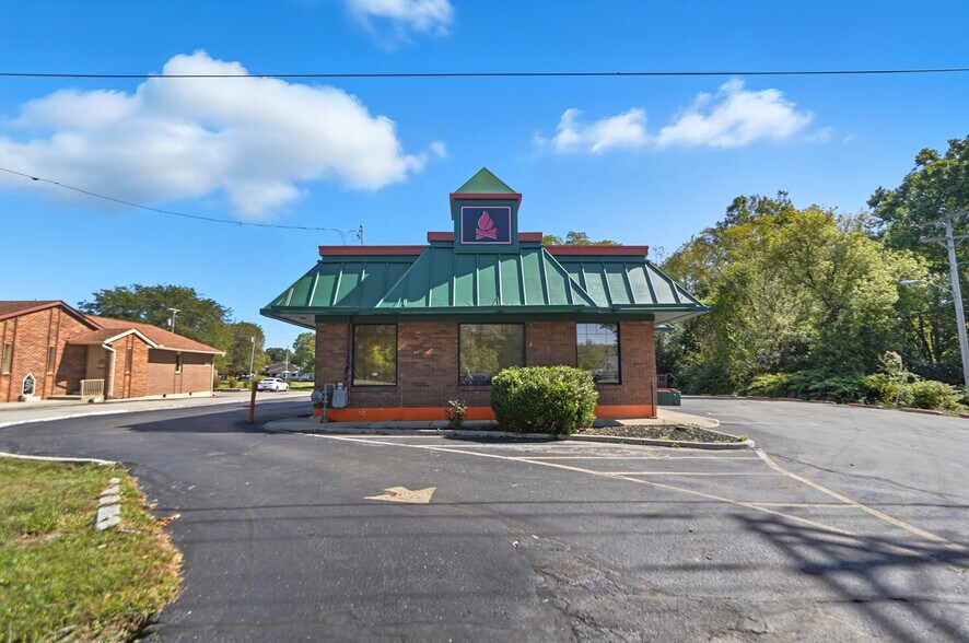 1535 Xenia Ave, Yellow Springs, OH à vendre - Photo de l’immeuble – Image 1 sur 23
