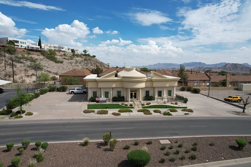 5974 Silver Springs Dr, El Paso, TX à louer - Photo de l’immeuble – Image 2 sur 15