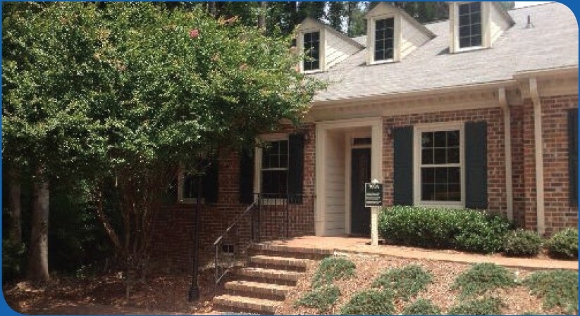 1829 E Franklin St, Chapel Hill, NC à louer - Photo de l’immeuble – Image 2 sur 14