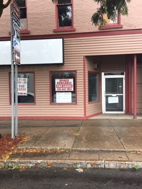 12044 E Main St, Wolcott, NY à louer Photo principale– Image 1 sur 2