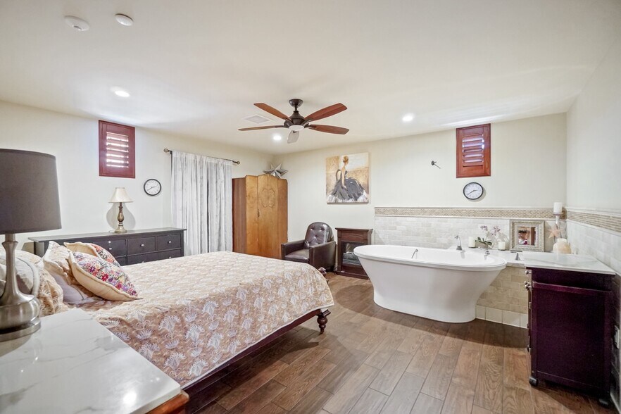 3630 Enterprise St, San Diego, CA à louer - Photo de l’immeuble – Image 2 sur 10
