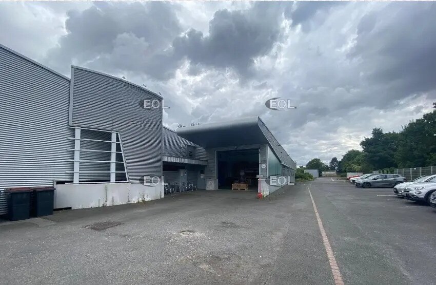 Industriel/Logistique dans VERNEUIL-L'ETANG à vendre - Photo de l’immeuble – Image 2 sur 11