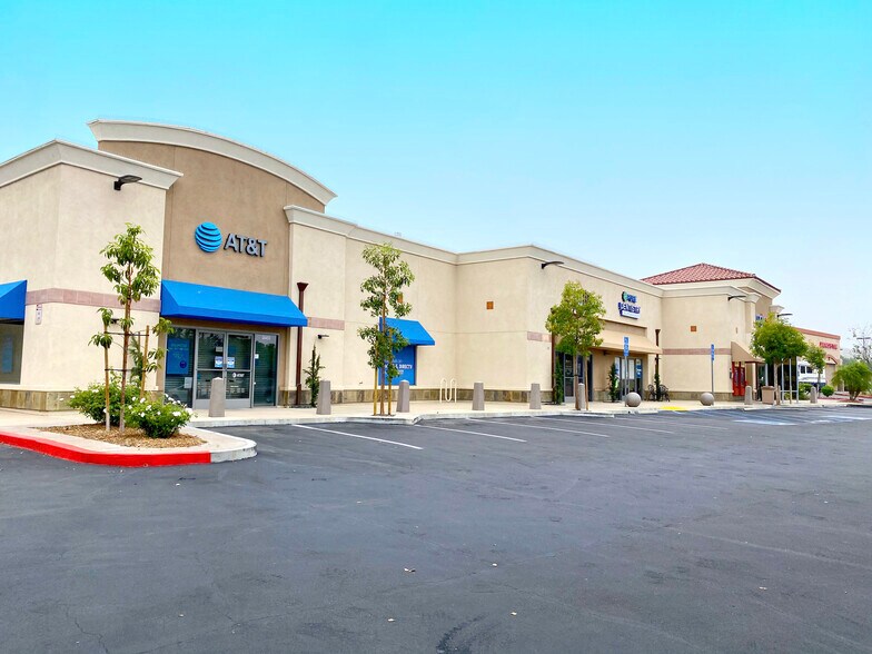 26415 Bouquet Canyon Rd, Santa Clarita, CA à louer - Photo de l’immeuble – Image 2 sur 4