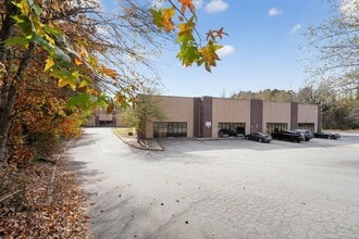 209 Swathmore Ave, High Point, NC à louer Photo de l’immeuble– Image 1 sur 8