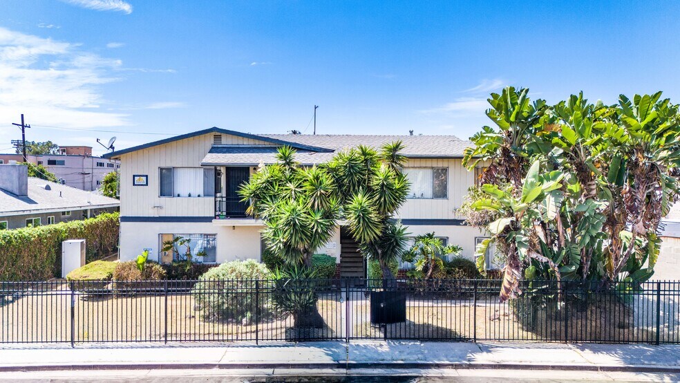 2027 S Ridgeley Dr, Los Angeles, CA à vendre - Photo de l’immeuble – Image 2 sur 11