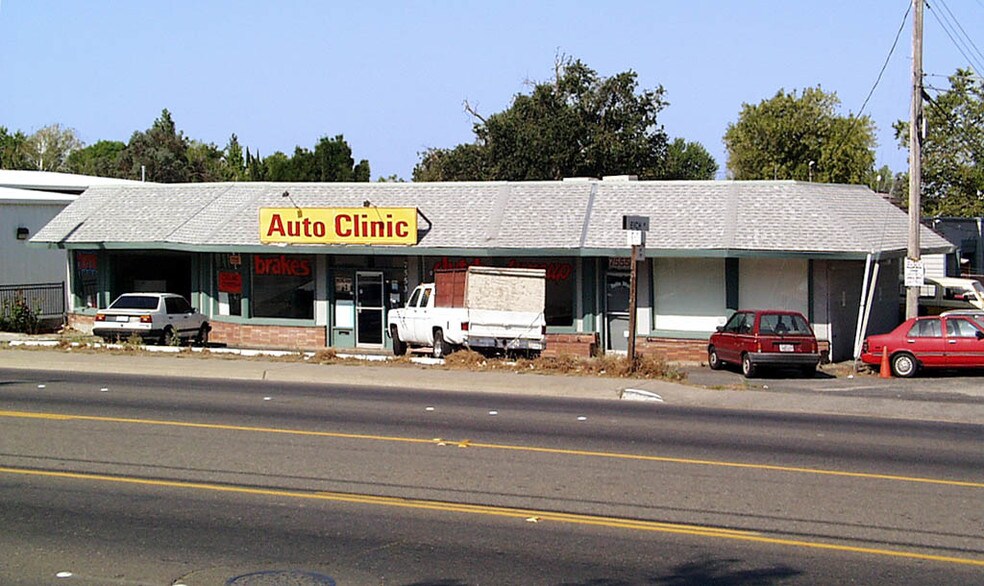 7553 Auburn Blvd, Citrus Heights, CA à louer - Photo de l’immeuble – Image 2 sur 4