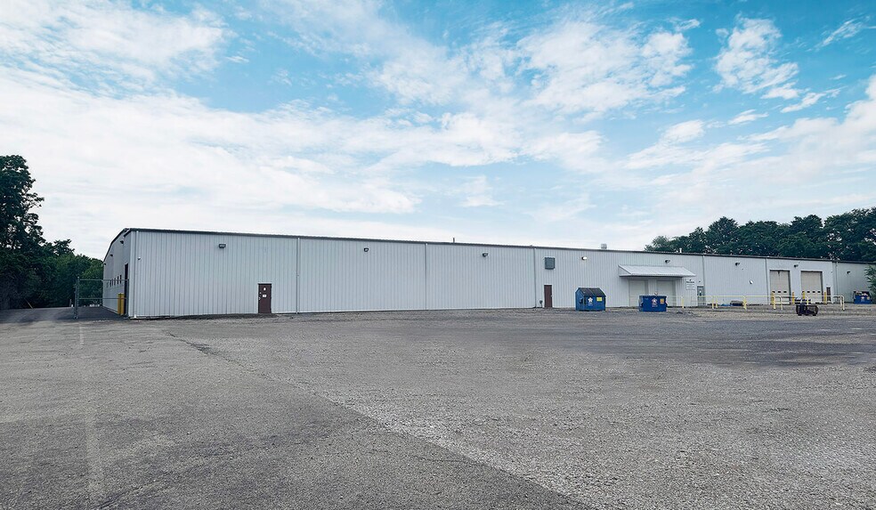 400 Commerce Blvd, Lawrence, PA à louer - Photo de l’immeuble – Image 2 sur 13