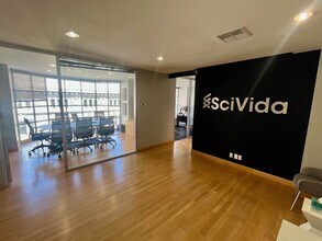 401-423 Washington St, San Francisco, CA à louer Photo intérieure– Image 1 sur 9