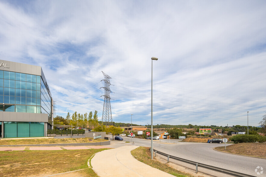 Camí De Can Fatjó Dels Aurons, 3, Sant Cugat del Vallès, Barcelona à louer - Photo de l’immeuble – Image 3 sur 6