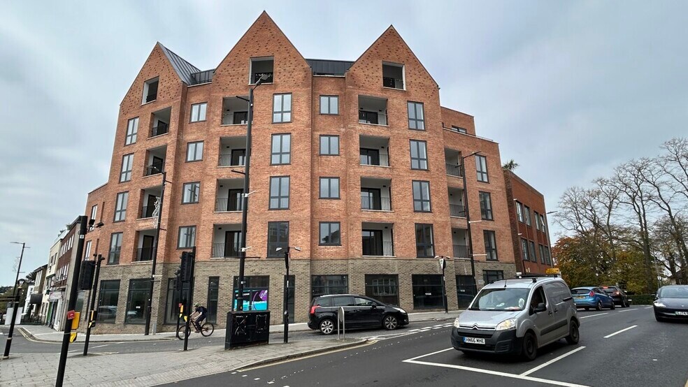 141-147 High St, Brentwood à louer - Photo de l’immeuble – Image 2 sur 6