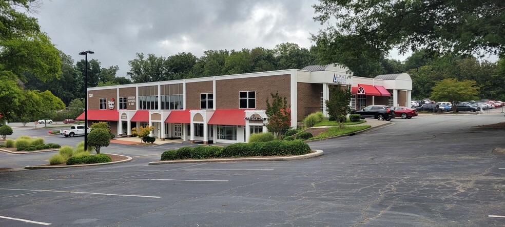 710 Coliseum Dr, Winston-Salem, NC à louer - Photo de l’immeuble – Image 2 sur 5