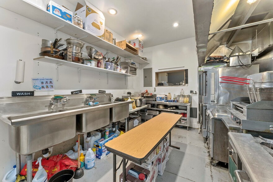 992 Rogers Ave, Brooklyn, NY à vendre - Photo de l’immeuble – Image 3 sur 5