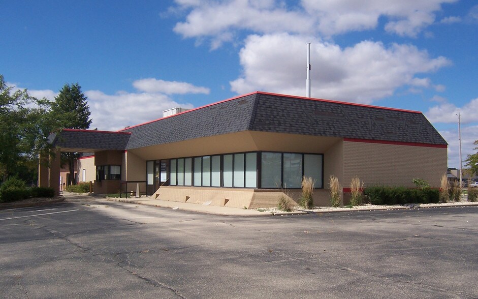 2625 N Columbus St, Ottawa, IL à louer - Photo de l’immeuble – Image 2 sur 6