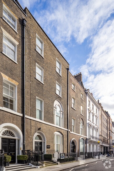 22 Grafton St, Londres à louer - Photo de l’immeuble – Image 3 sur 3