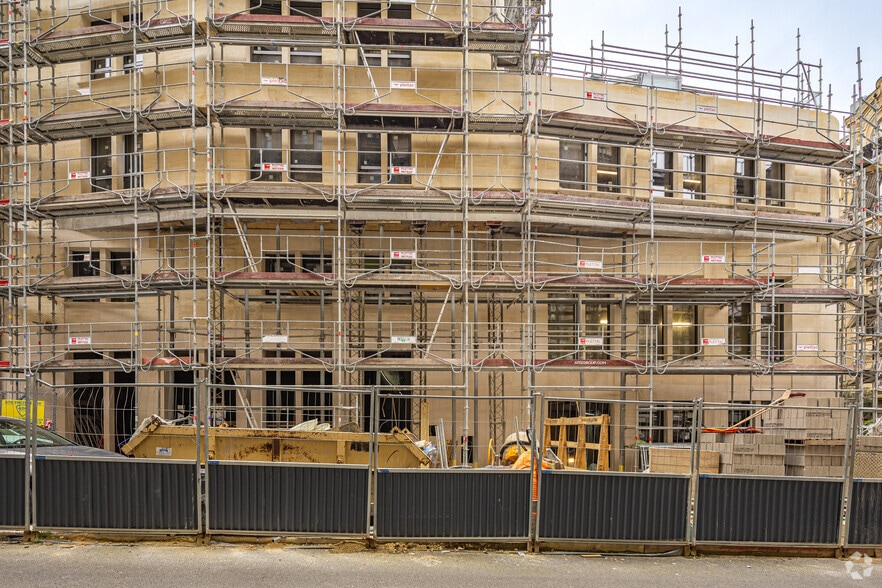 57 Rue Spontini, Paris à louer - Photo de l’immeuble – Image 2 sur 2