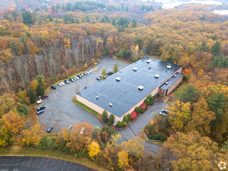 4 Cabot Rd, Hudson, MA à louer - Photo de l’immeuble – Image 1 sur 6
