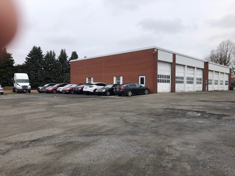 2340 Schoenersville Rd, Allentown, PA à louer - Photo de l’immeuble – Image 2 sur 6