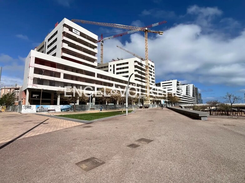 Immeuble residentiel dans Badalona, Barcelona à vendre - Photo de l’immeuble – Image 3 sur 4