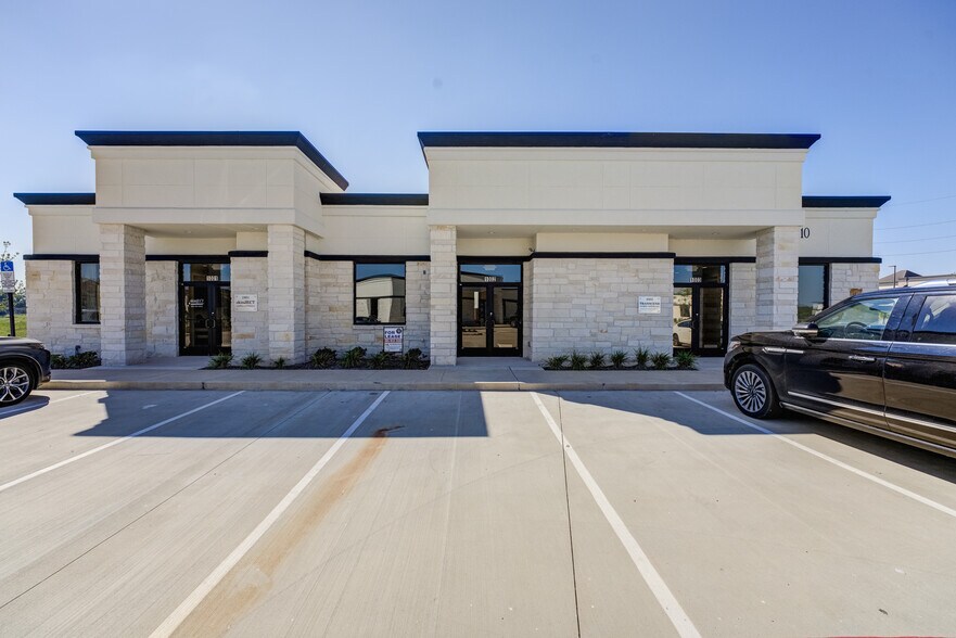 Bureau dans Sugar Land, TX à vendre - Photo de l’immeuble – Image 2 sur 49