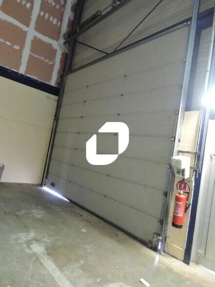 Bureau dans Quincy-Voisins à louer - Photo de l’immeuble – Image 3 sur 7