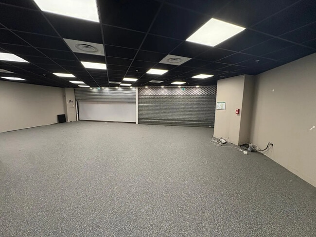 Plus de détails pour Local commercial à louer