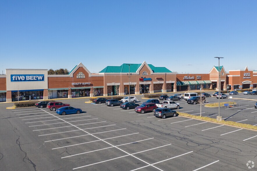 11600-11798 Sudley Manor Dr, Manassas, VA à louer - Photo de l’immeuble – Image 2 sur 9