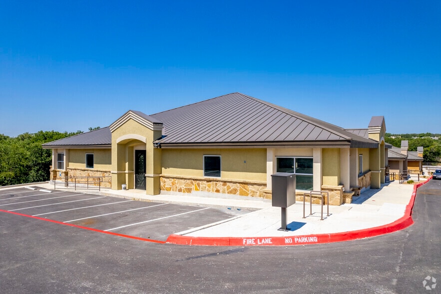 2130 Thousand Oaks Blvd, San Antonio, TX à vendre - Photo principale – Image 1 sur 4