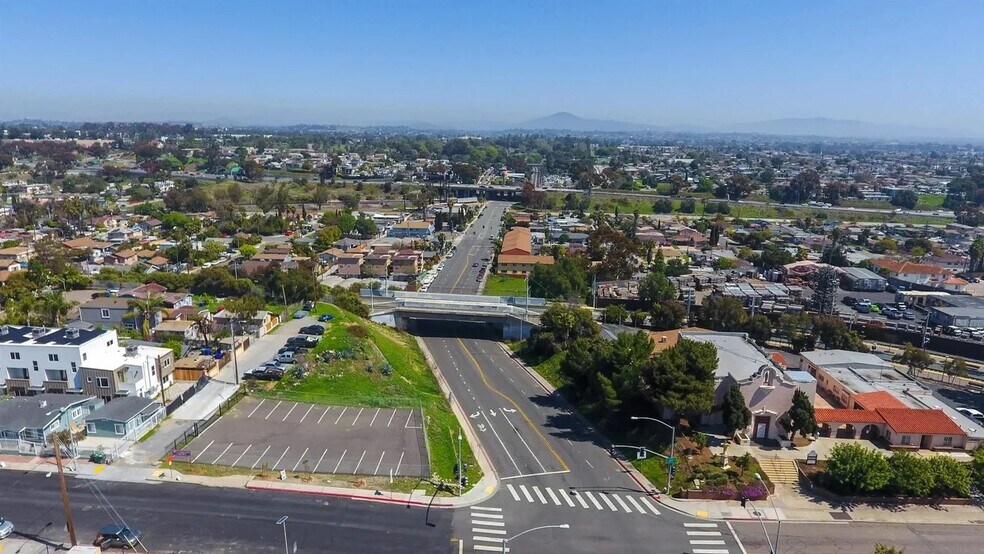 3204 Imperial Ave, San Diego, CA à vendre - Photo de l’immeuble – Image 3 sur 9