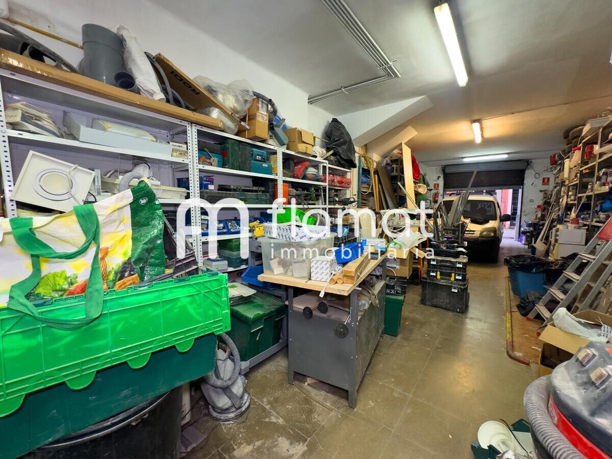 L'Hospitalet de Llobregat, BAR 08903 - Lot 1 - - Photo intérieure - Image 1 of 13