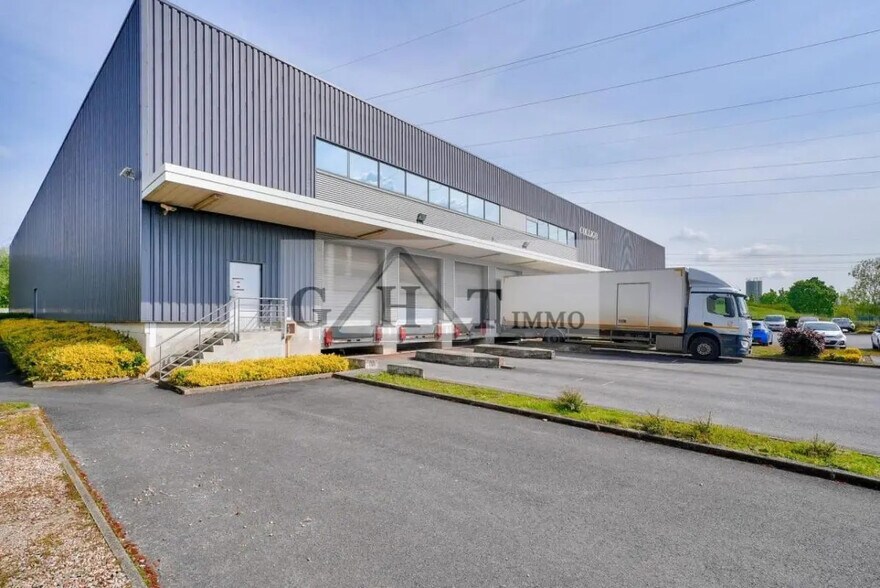 Industriel/Logistique dans Villeparisis à louer - Photo de l’immeuble – Image 1 sur 6
