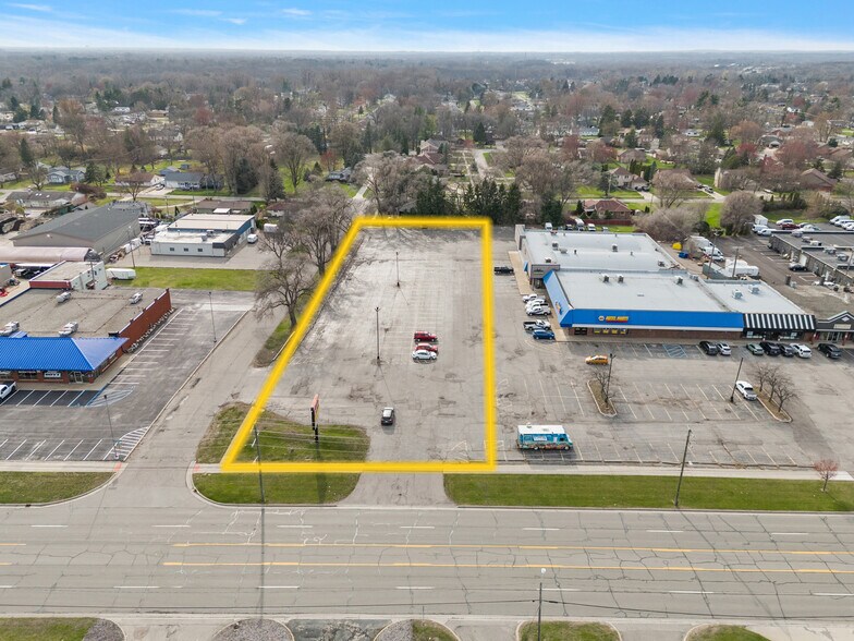 48081 Van Dyke Ave, Shelby Township, MI à louer - Photo de l’immeuble – Image 2 sur 4