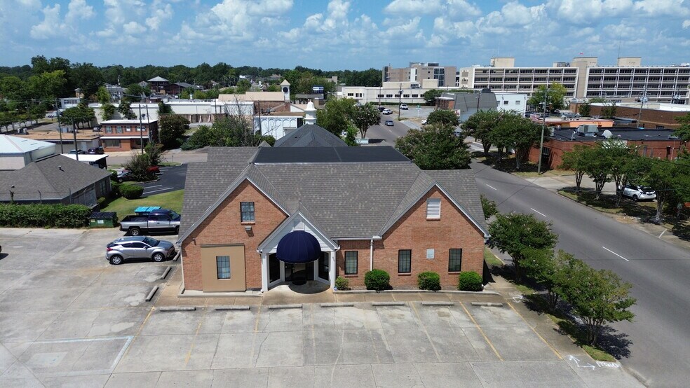 1205 22nd Ave, Meridian, MS à louer - Photo de l’immeuble – Image 2 sur 5