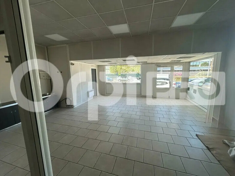 Bureau dans Brétigny-sur-Orge à louer - Photo de l’immeuble – Image 3 sur 9