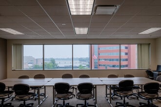 120 N Commercial St, Neenah, WI à louer Photo intérieure– Image 2 sur 5