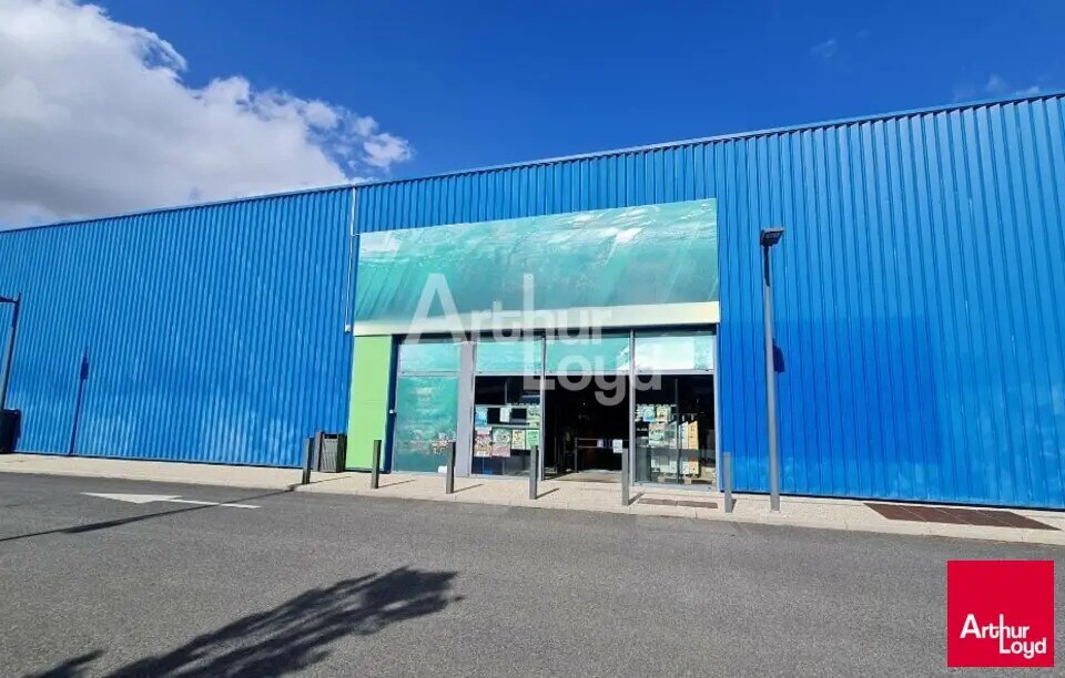 Local commercial dans Saint-Maur à louer Photo de l’immeuble– Image 1 sur 2