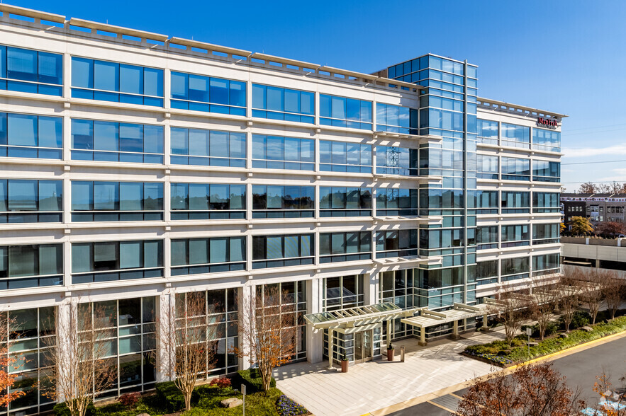 2250 Corporate Park Dr, Herndon, VA à louer - Photo de l’immeuble – Image 3 sur 5