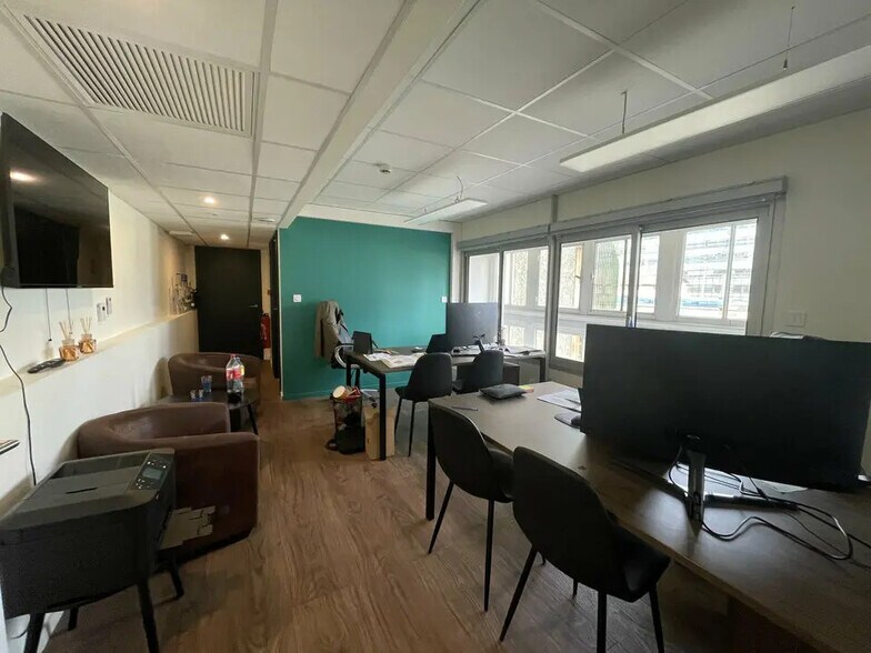 Bureau dans Lyon à louer - Photo de l’immeuble – Image 1 sur 4